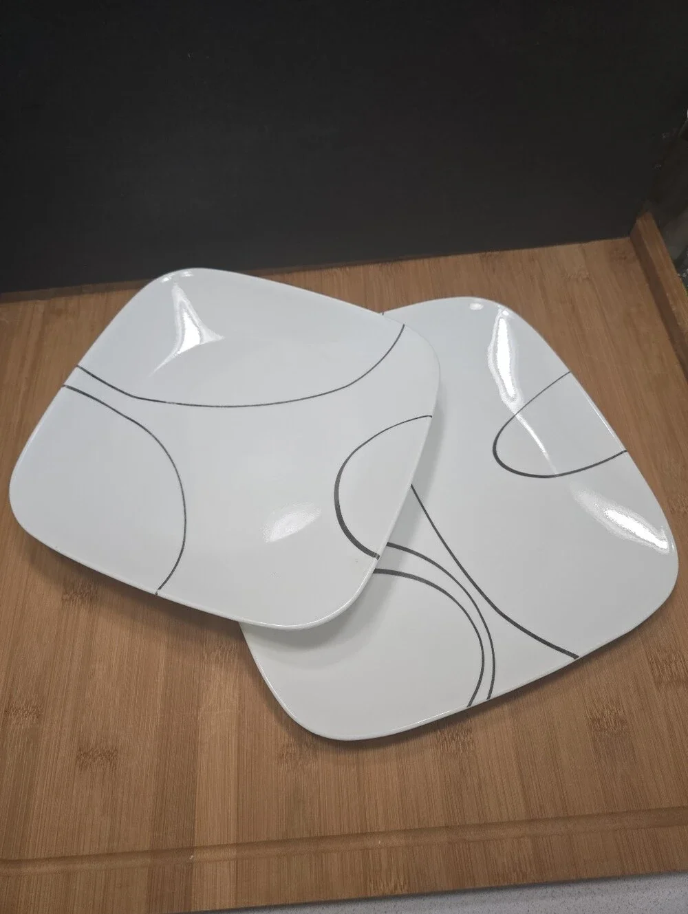 Lot Of 2 Corelle Square Simple Lines 9